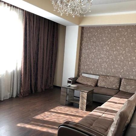 Квартира В Центре Бишкека! Exterior foto